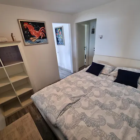 Luna's Seaview -