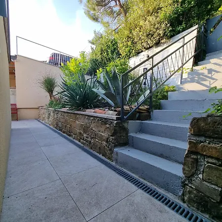 דירה Luna's Seaview - *