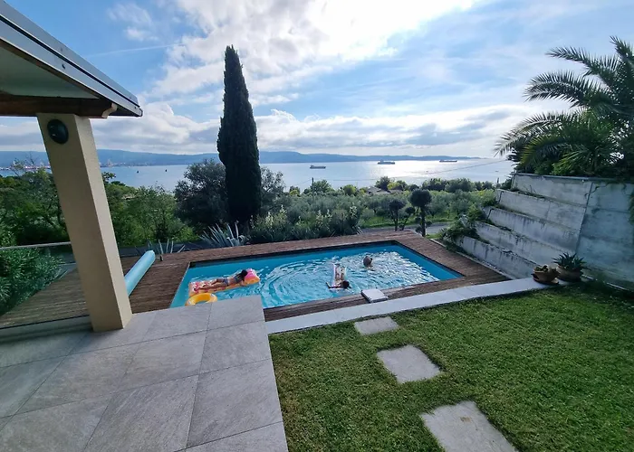 Daire Luna's Seaview -