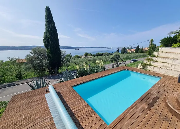 Daire Luna's Seaview - *